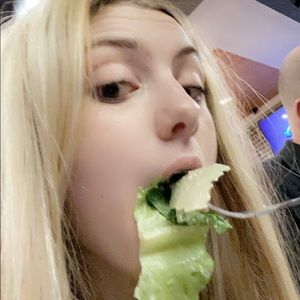 Meet your Posher, Delaney